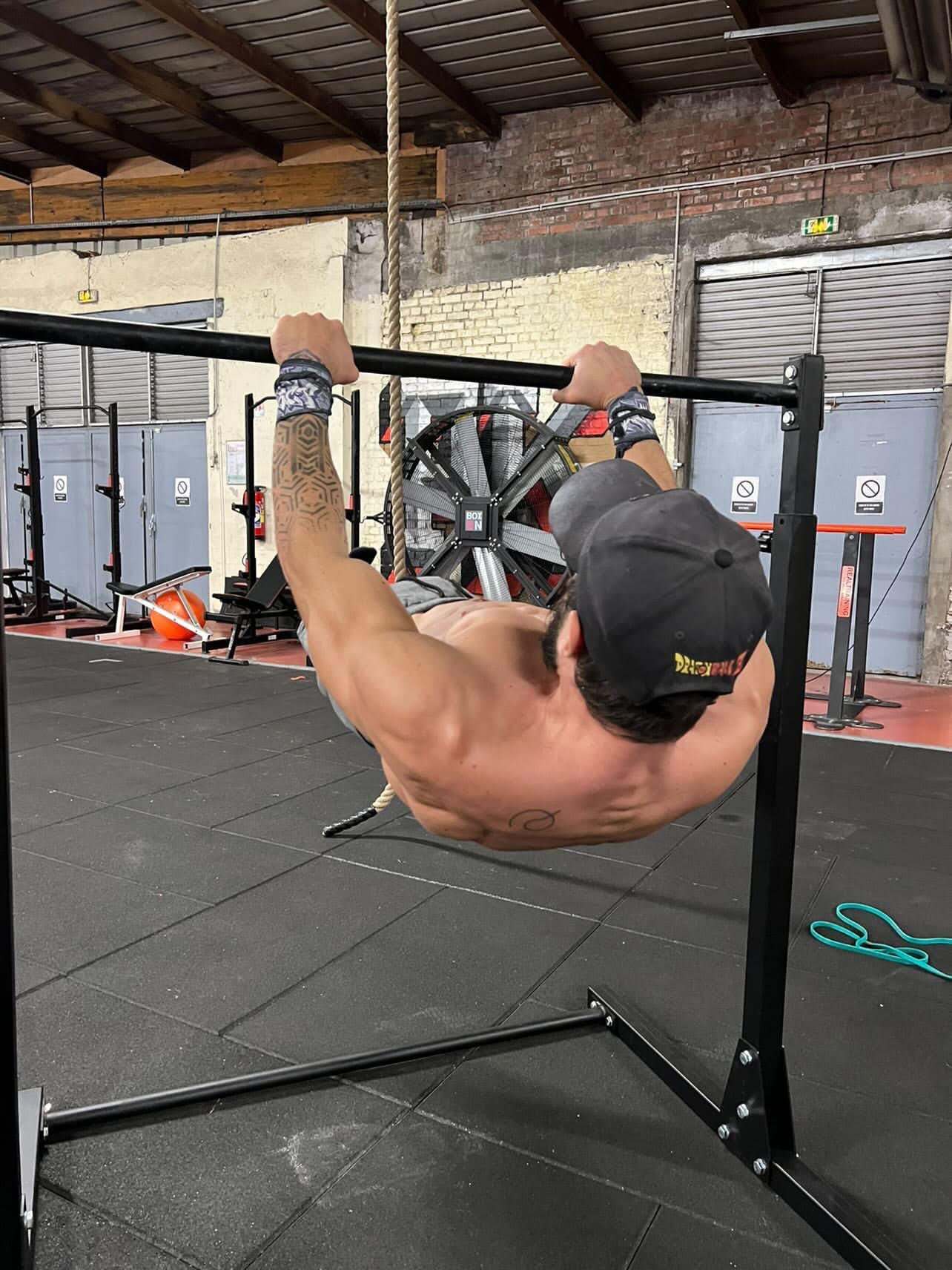 RAMASS Fitness Klimmzugstange, Klimmzugstange freistehend, Power tower ideal für Zuhause, Gymnastik, Calisthenics